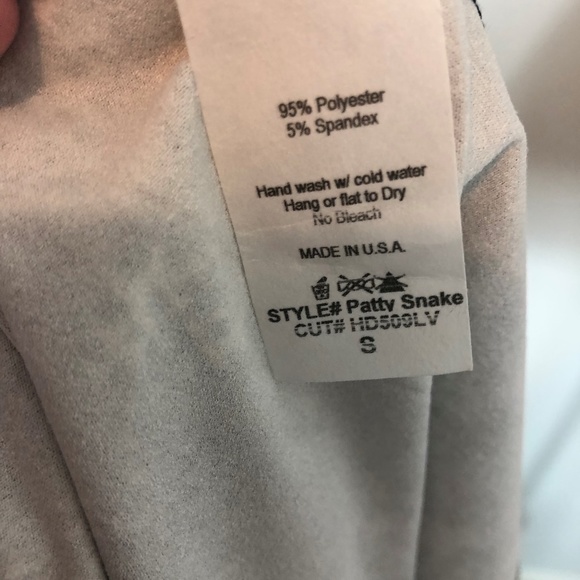 Astoria Born tunic bell sleeves snake skin print - Picture 5 of 6